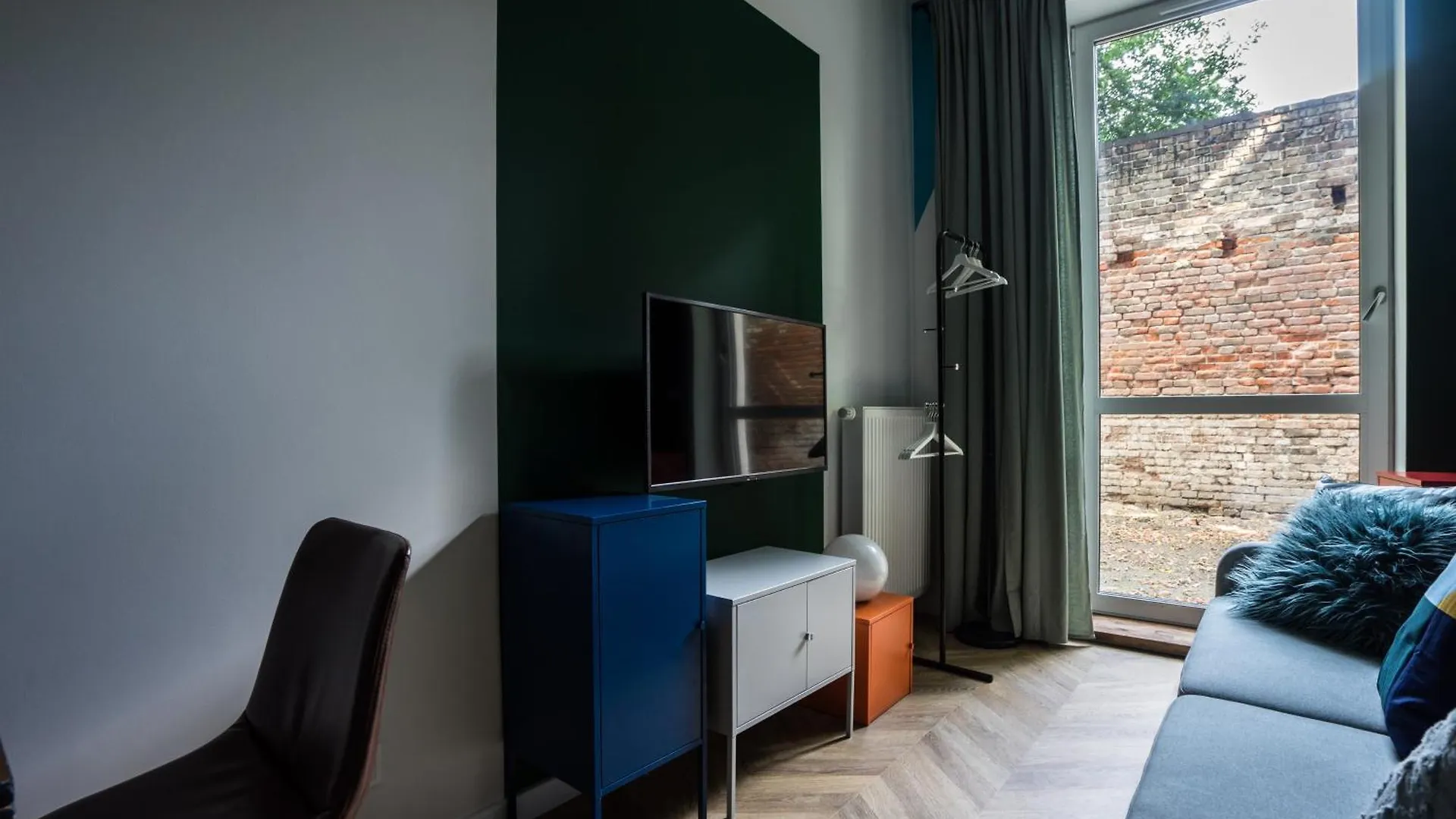 Close-Central Warsaw Apartment - Great Location- Praga&Zabkowska