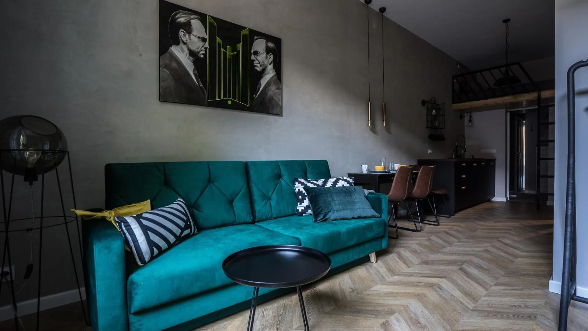 Close-Central Warsaw Apartment - Great Location- Praga&Zabkowska